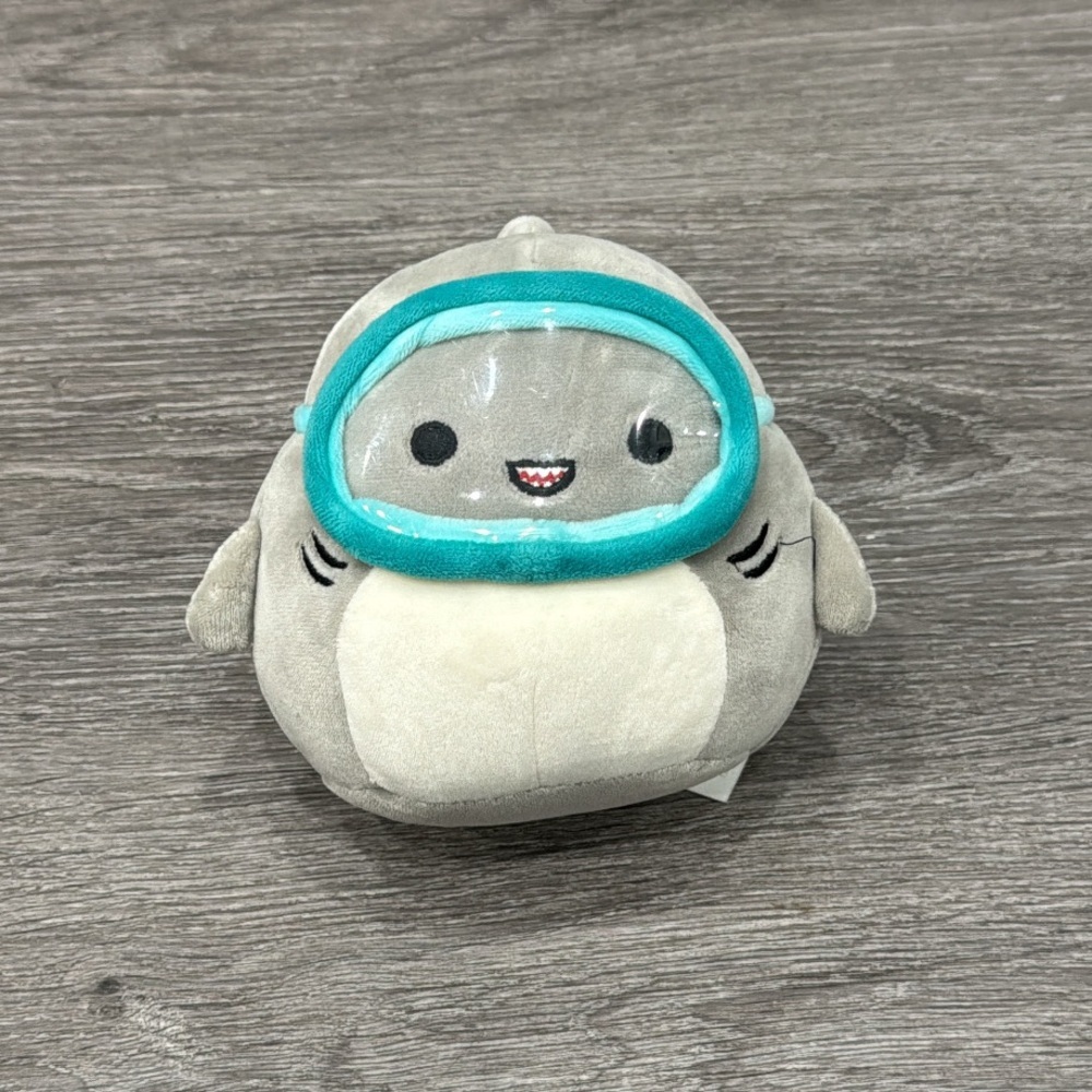 3x$25 ‼️ RARE Gordon the Shark Squishmallow
